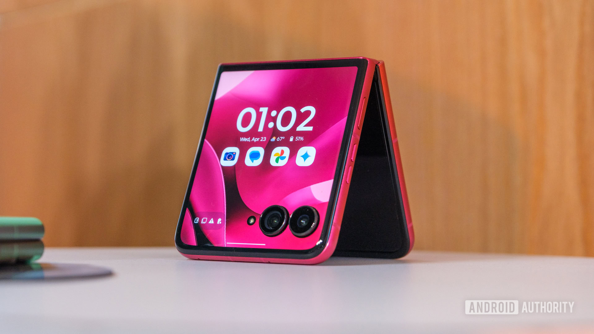 Motorola Goes Ultra：拡張されたRAZR 2025シリーズを実践しています